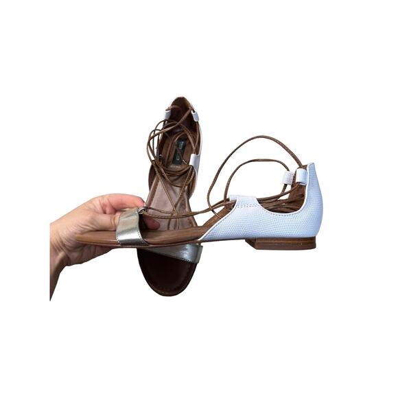 White House Black Market‎ White Silver Lace Up Open Toe Strappy Flats Size 7.5 - Picture 5 of 9